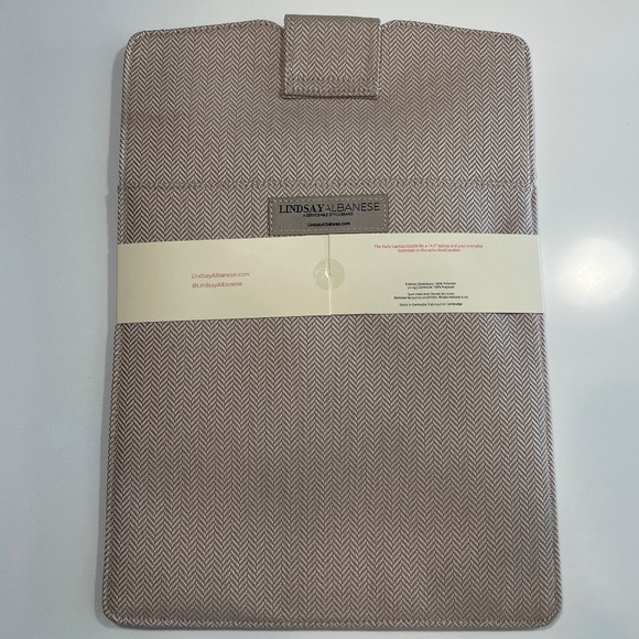 Lindsay Albanese Limited Edition Laptop Clutch - Picture 2 of 2